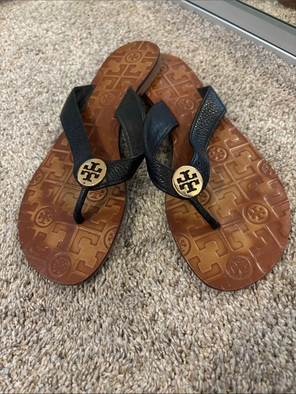 Tory Burch Black Thora Leather Flip Flops with Gold Logo Medallion 8